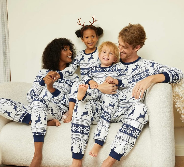 Winter Clothing Looks - Merry Xmas Family Matching Pajamas Set